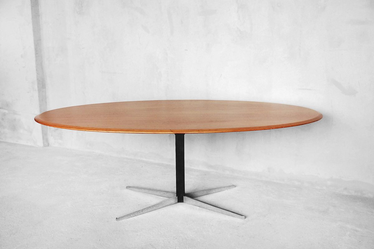 Podnoszony, owalny stół vintage, proj. J.M. Thomasa dla Wilhelm Renz, lata 60 – Mid-Century Modern design od garage garage