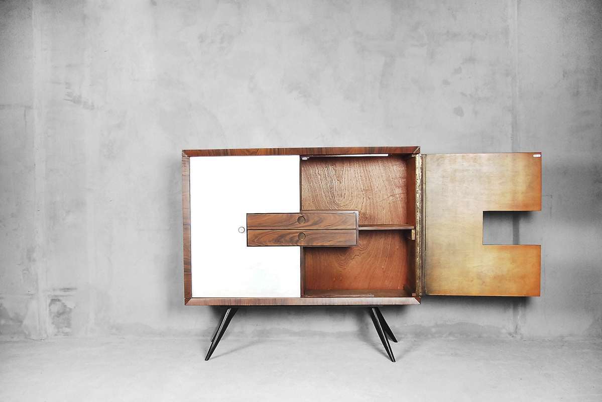 Włoska, palisandrowa szafka z szufladami, lata 50 – Mid-Century Modern design od garage garage