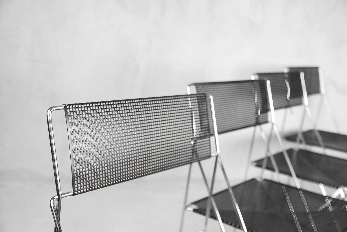 Krzesła X-line, proj. Niels Jørgen Haugesen dla Hybodan A/S, Dania – minimalistyczny design od garage garage