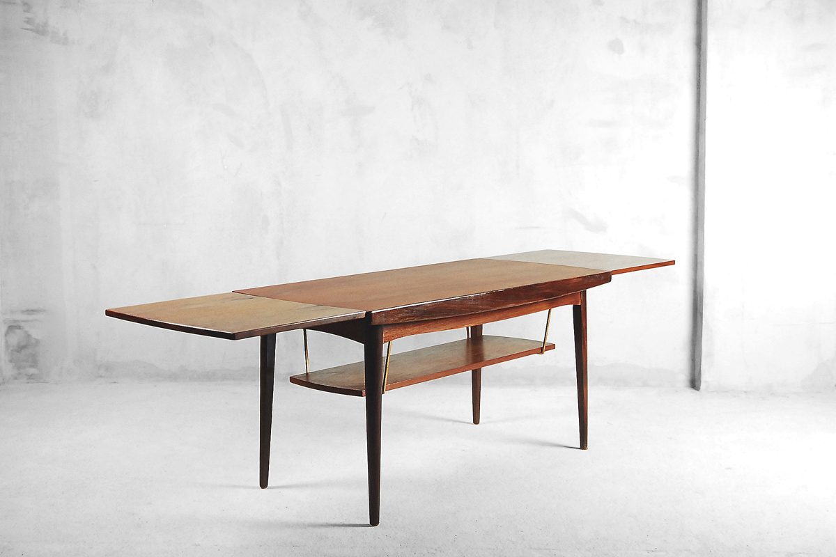 Rozkladany stolik tekowy, Dania, lata 60 – modernistyczny design skandynawski od garage garage