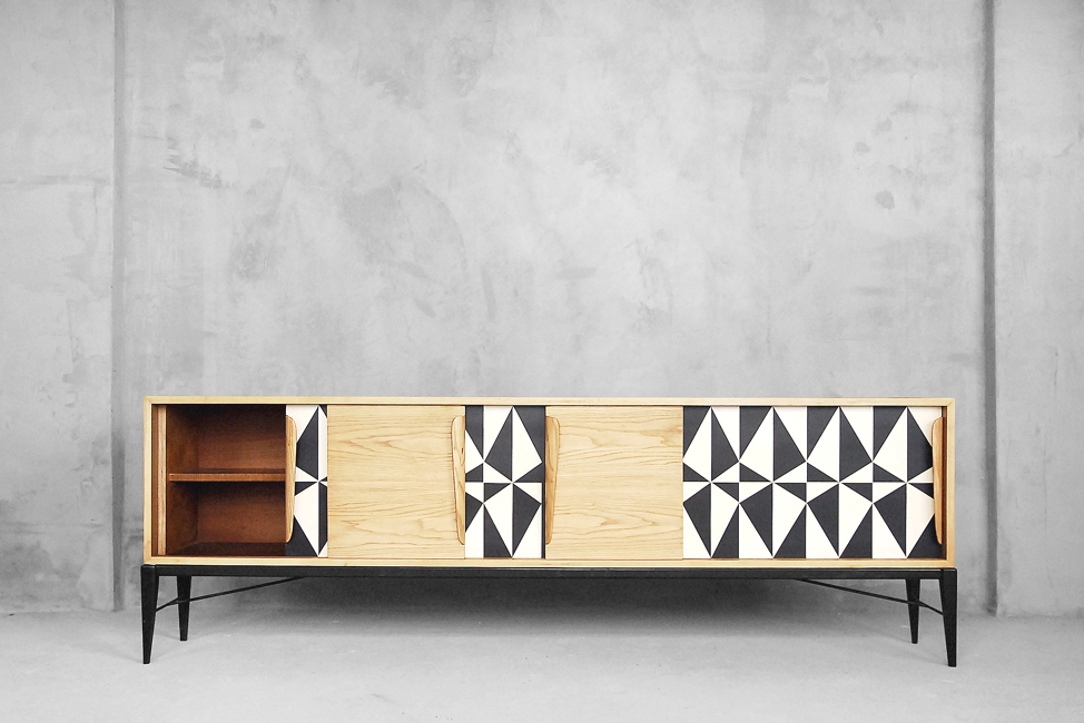 Vintage complete z malaturą: sideboard & cabinet, lata 60 – Mid Century Modern design eskandynawski od garage garage