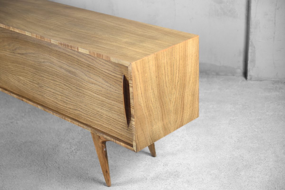 Organiczny dębowy sideboard vintage, lata 60 - Mid-Century Modern Organic design od garage garage