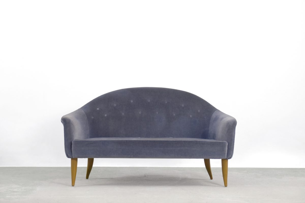 Niebieska sofa Paradiset, proj. Kerstin Hörlin-Holmquist dla Nordiska Kompaniet, Szwecja, lata 50. - Mid-century Modern design od GARAGE GARAGE
