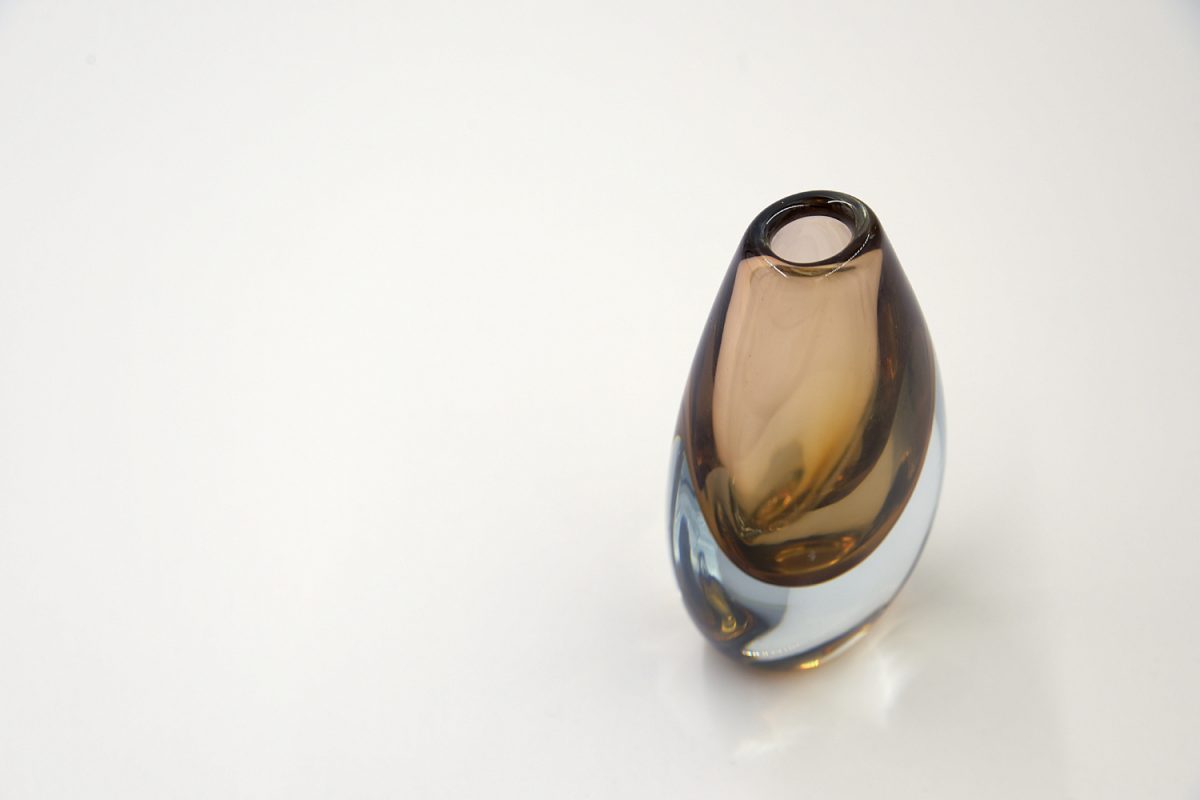 Złoto-brązowy wazon szklany Sommerso, Skandynawia, lata 50. - Mid-Century Modern design od GARAGE GARAGE