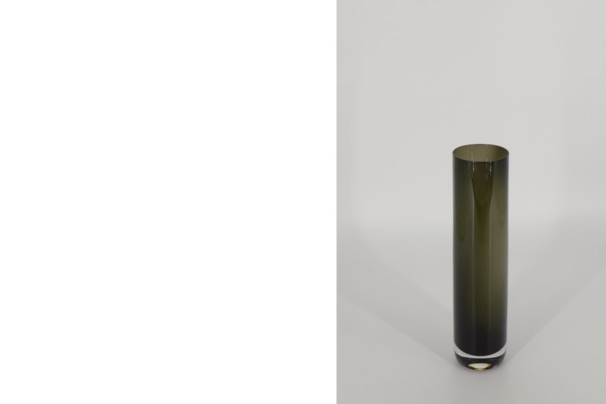 Wysoki wazon szklany, Skandynawia, lata 70. - Mid-Century Modern design od GARAGE GARAGE