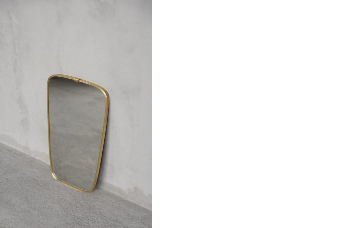 Lustro w złotej ramie, Niemcy, lata 70. - Mid-Century Modern design od GARAGE GARAGE