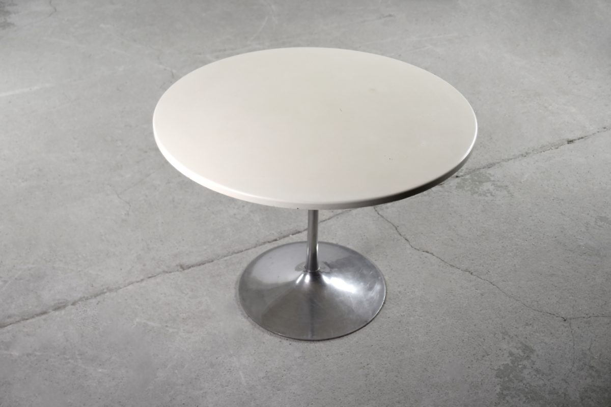 Modernistyczny stół okrągły, Skandynawia, lata 70. - Mid-Century Modern design by GARAGE GARAGE