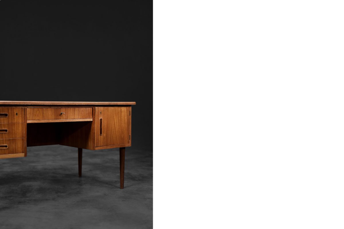 Dwustronne biurko tekowe, Dania, lata 60. - Mid-Century Modern design od GARAGE GARAGE