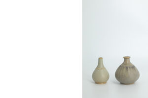 Komplet 2 pistacjowych wazonów ceramicznych – proj. Gunnar Borg dla Gunnars Keramik Höganäs – Szwecja – lata 60