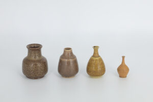 Komplet 4 brązowych wazonów ceramicznych – proj. Gunnar Borg dla Gunnars Keramik Höganäs – Szwecja – lata 60