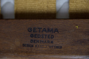 Komplet wypoczynkowy sofa + fotel GE-530 – proj. Hans J. Wegner dla Getama – Dania – lata 60