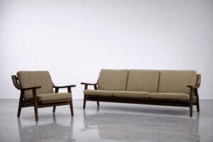 Komplet wypoczynkowy sofa + fotel GE-530 – proj. Hans J. Wegner dla Getama – Dania – lata 60