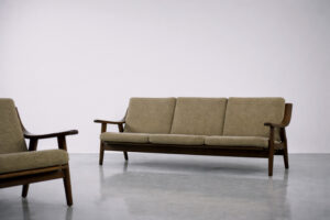 Komplet wypoczynkowy sofa + fotel GE-530 – proj. Hans J. Wegner dla Getama – Dania – lata 60