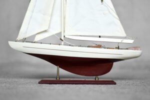 Drewniany model jachtu J-Class Ranger J5 – Skandynawia – lata 60