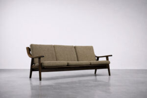 Komplet wypoczynkowy sofa + fotel GE-530 – proj. Hans J. Wegner dla Getama – Dania – lata 60