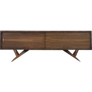 Orzechowy sideboard z mosiężnymi uchwytami – Norwegia – lata 60