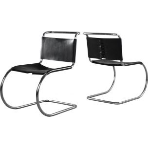 Para skórzanych foteli MR10 – proj. Mies van der Rohe dla Knoll International – Włochy – lata 50