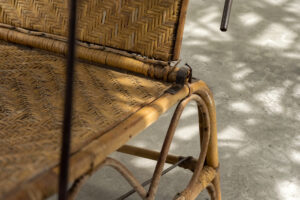 Rattanowy fotel z wysuwanym podnóżkiem, Niemcy, lata 30. - Bauhaus design od GARAGE GARAGE